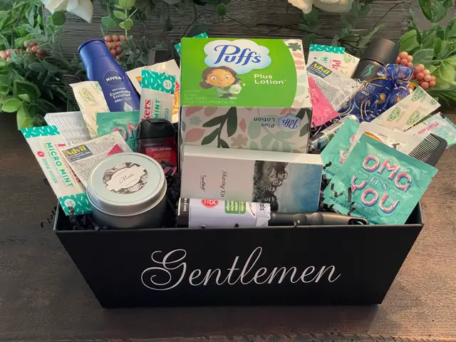 What to put in a wedding bathroom basket, tips for women and men